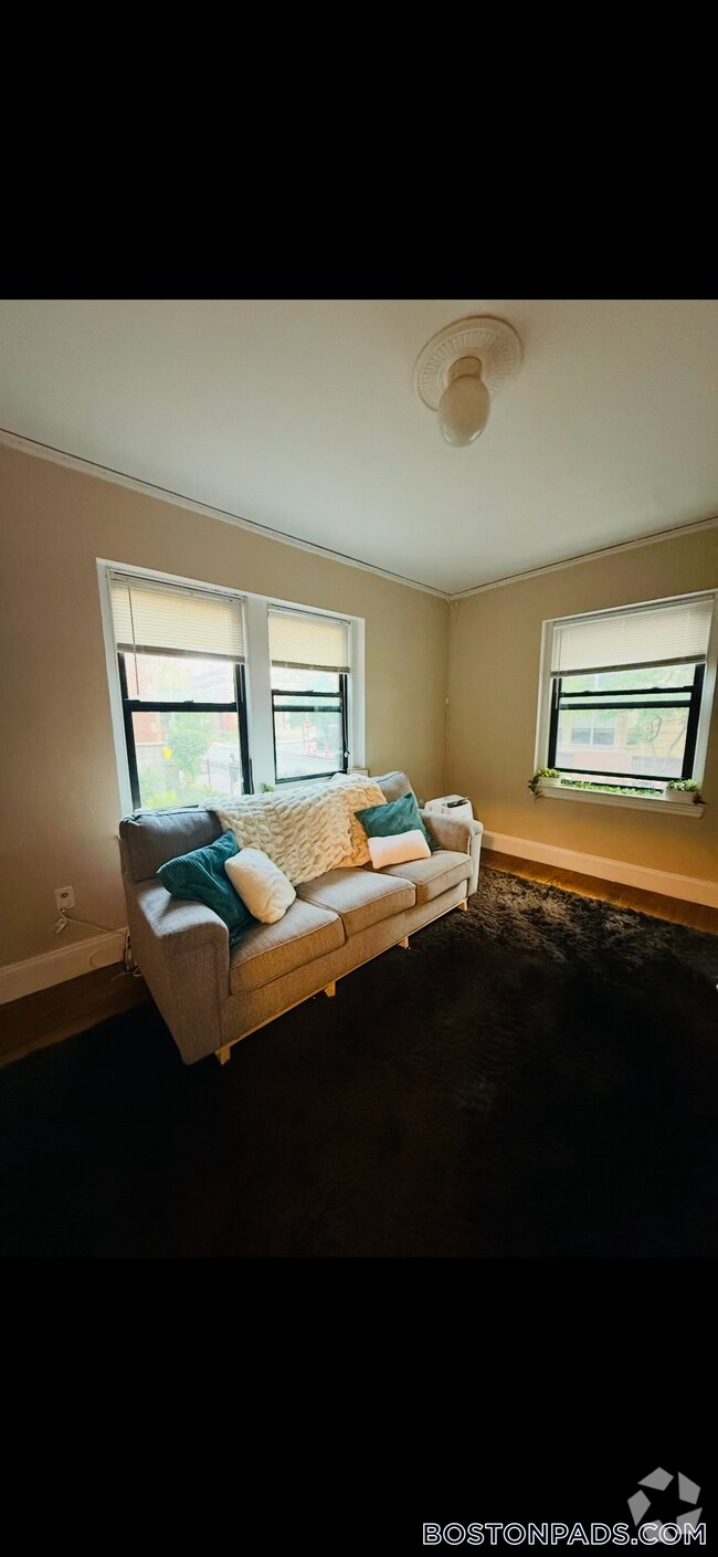 Building Photo - 82 Jersey St Rental