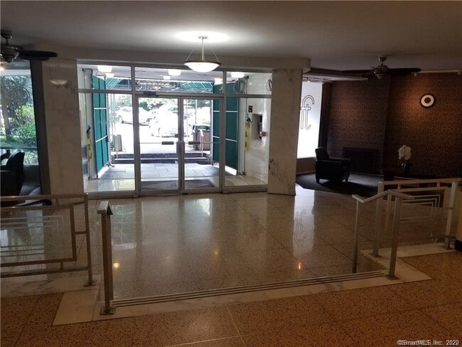 Photo - 91 Strawberry Hill Ave Unidad APT 435