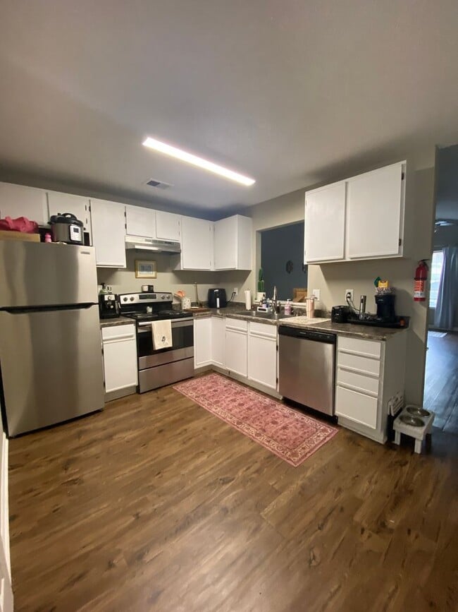 Building Photo - 107/109 Cameron Court Unit 107 Rental