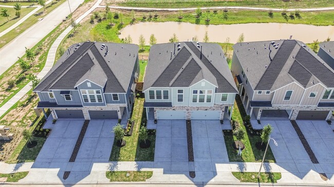 Photo - 5562 Amber Brook Ln
