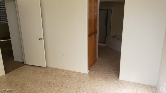 Building Photo - 2764 Trotwood Ln Rental