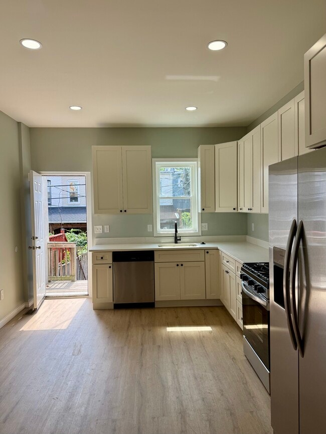 Photo - 303 Whitridge Ave