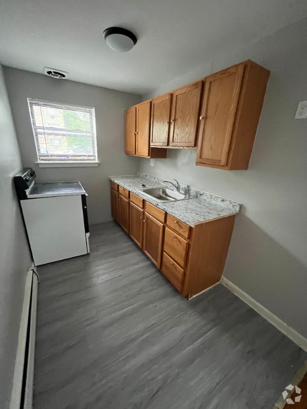 Building Photo - 137 Evergreen Ave Rental