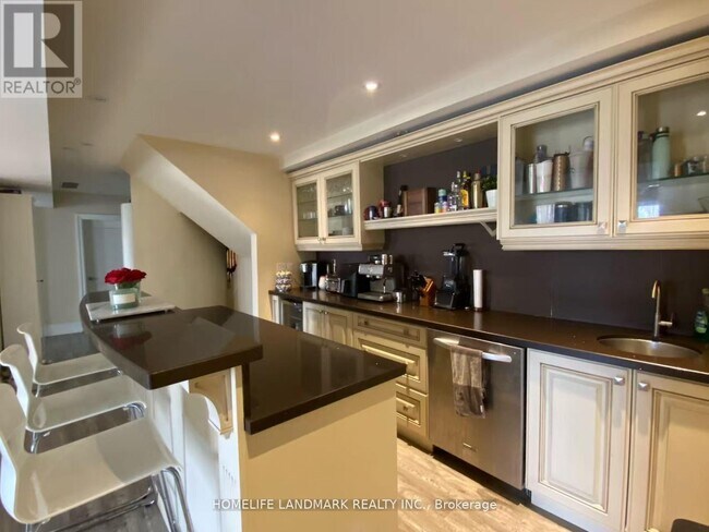 Photo - 120 Argonne Crescent