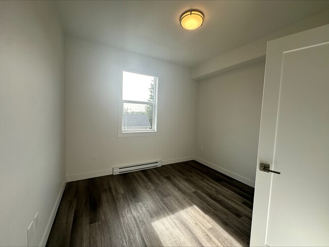 Photo - 660 Beach Rd
