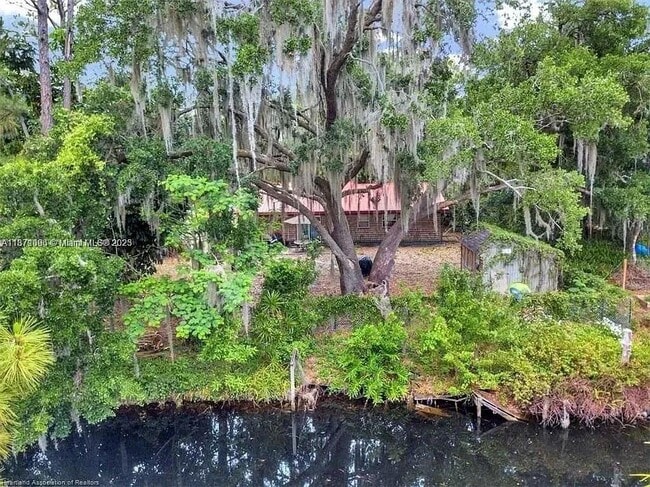 Photo - 1606 Churchill St