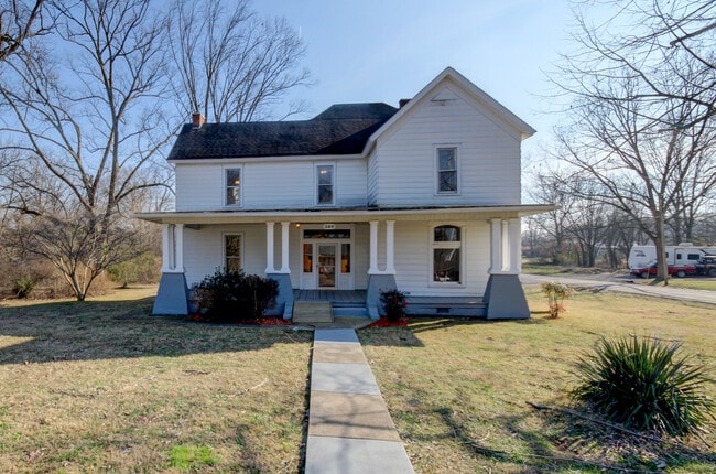 Photo - 389 3rd St