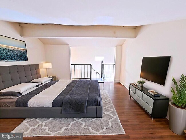 Photo - 828 N 26th St Unit 2