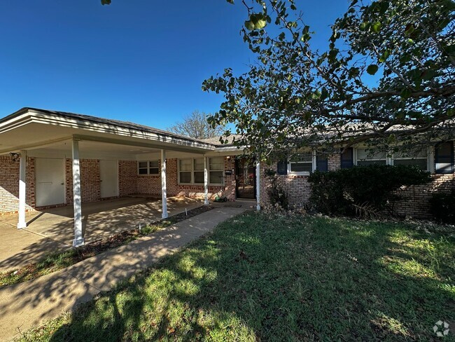 Building Photo - Three bedroom in central Lubbock Rental