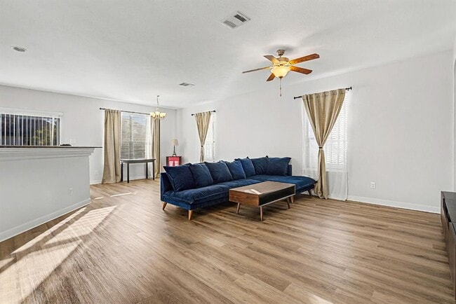 Photo - 817 Oatmeal Drive