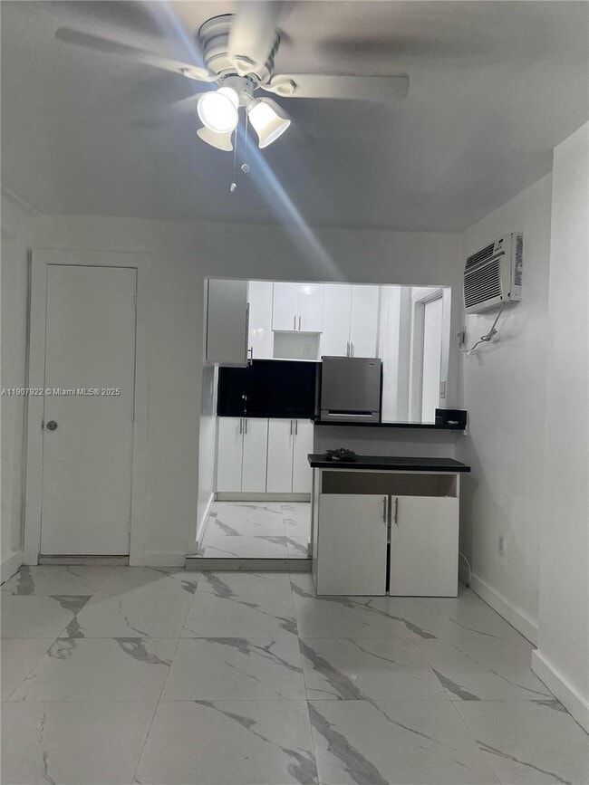 Photo - 9920 SW 32nd St Unidad FRONT