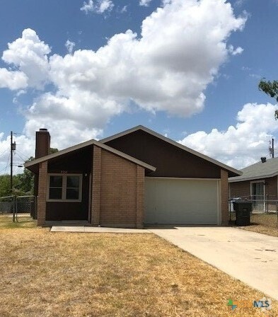 Building Photo - 2214 Carousel Dr Rental