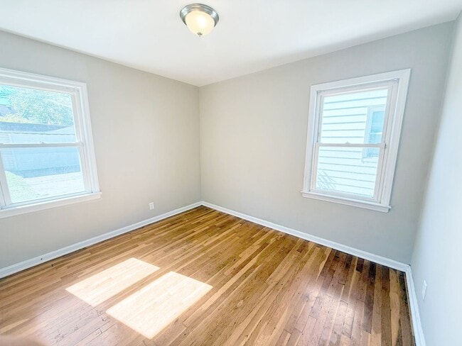 Photo - 3 BED 1 BATH BEAUTIFUL SINGLE FAMILY HOME
