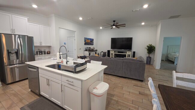 Photo - 248 Zancara St