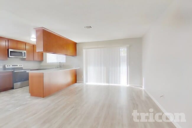 Photo - 748 La Cruz Ln