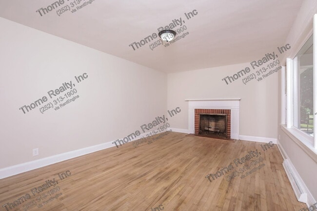 920 Cedarbrook Dr