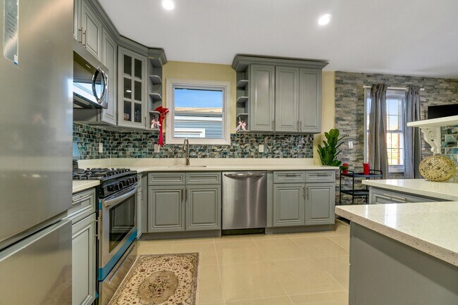 kitchen - 14330 185th St Unit studio