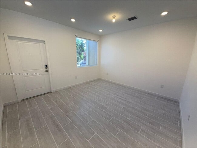 Photo - 2317 SE 10th St