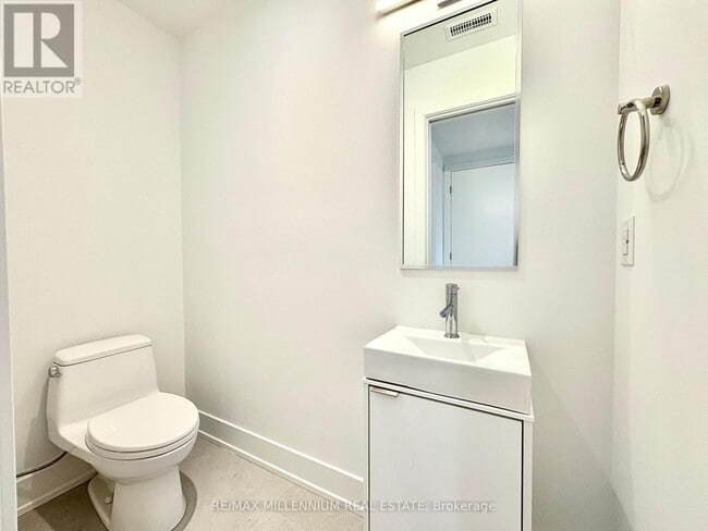 Photo - 155 Dovercourt Rd