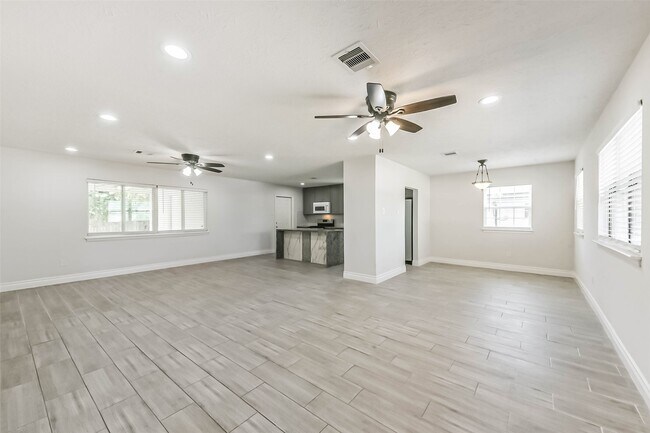 Photo - 5323 Knotty Oaks Trail