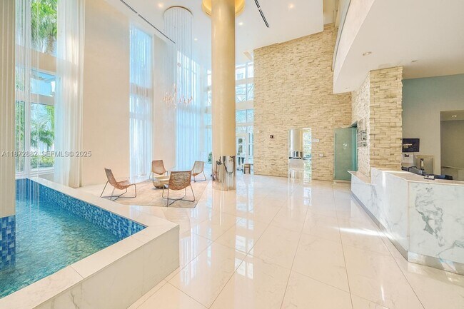 Building Photo - 41 SE 5th St Unit 602