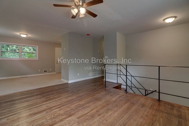 1387 Willow Dr