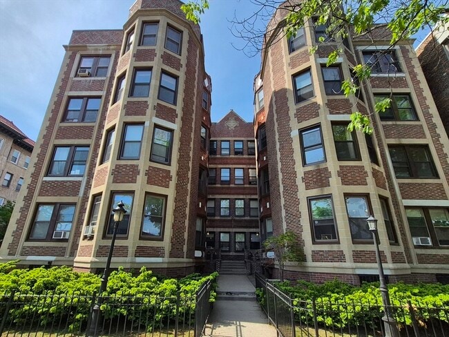 Building Photo - 1269 Commonwealth Ave Unit 9