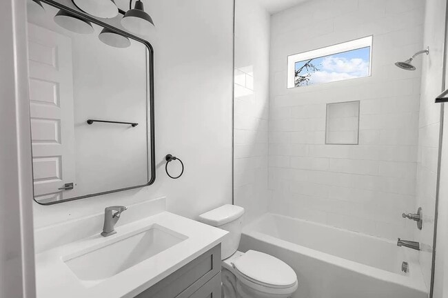 Photo - 4318 Woods St