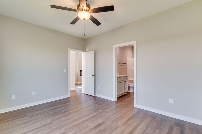 Photo - 15441 W Josephine St