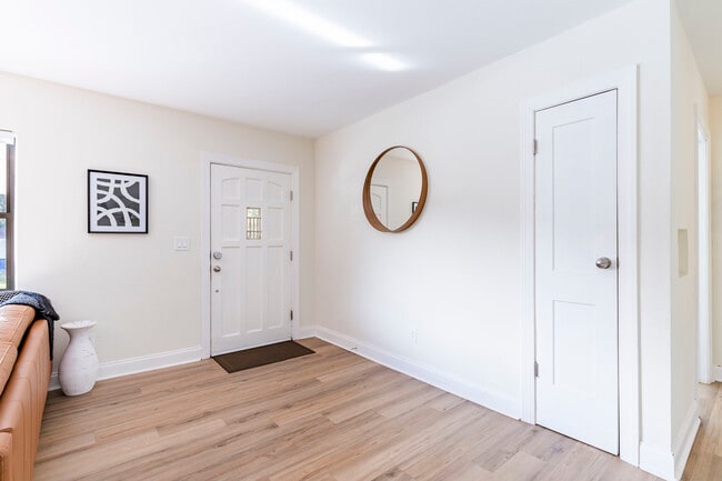 Photo - 1344 Springdale St