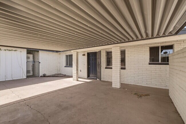 1129 N Wedgewood Cir Unit B