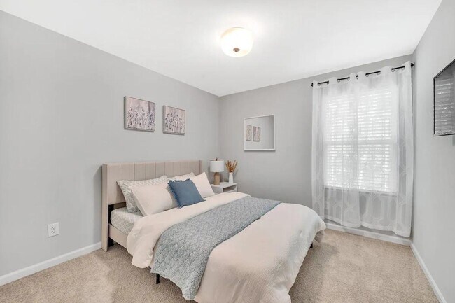 Photo - Room in 3 Bedroom Townhome at Whistling Te...