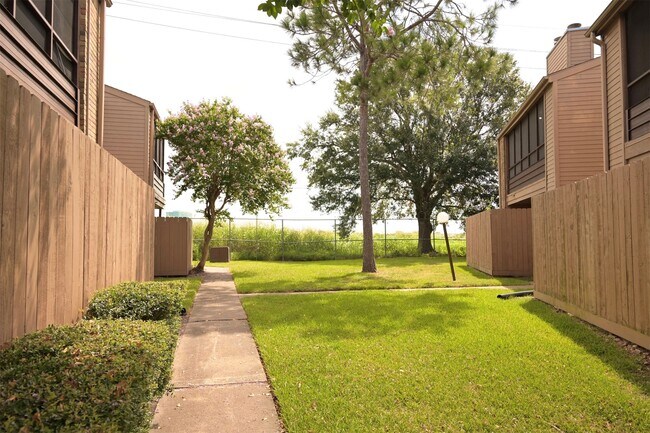 Photo - 10555 Turtlewood Ct Unit 1403