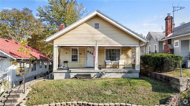 Building Photo - 2 Bedroom, 2 Bath Home w/Full Basement in ...