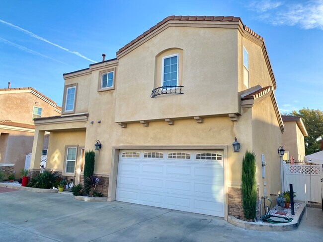 Photo - 15917 Sierra Vista Ct Unit B