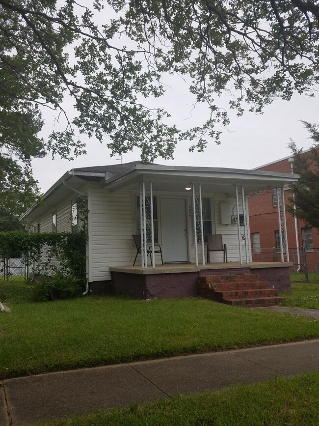 Front and Side View - 3229 Argonne Ave Unit Vision House 2