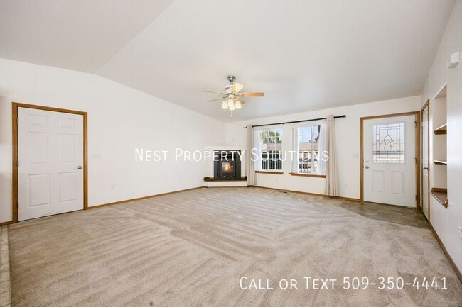 Photo - 807 Westshore Dr NE