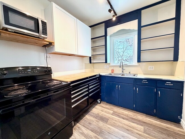 Photo - 924 Electric Ave