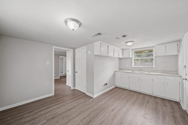 Photo - 1706 California St