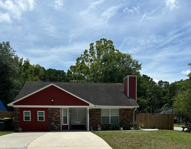 Photo - Forest Ridge off Middleground Road