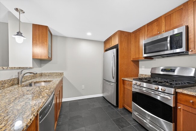 Photo - 700 Grove St Unit 10V
