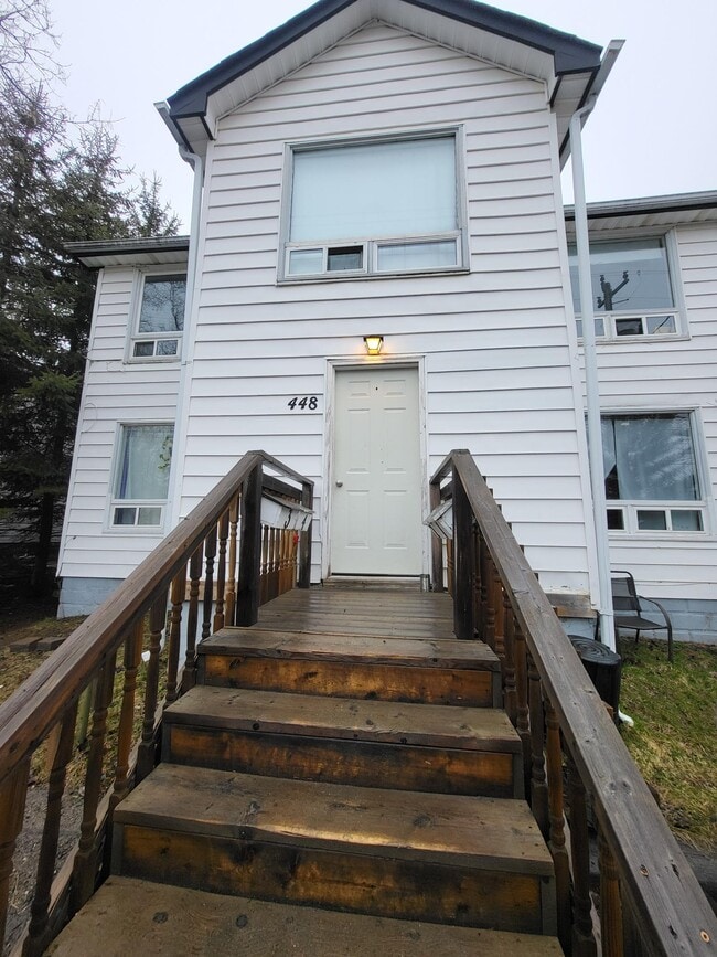 Building Photo - 448 Arnley St Unit 3