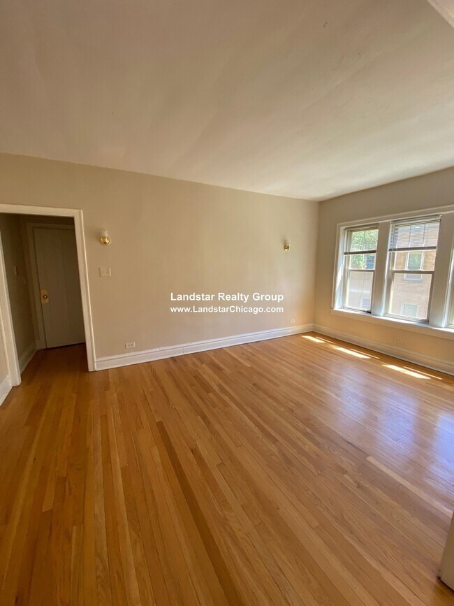 Photo - 918 Reba Pl Unit 3S