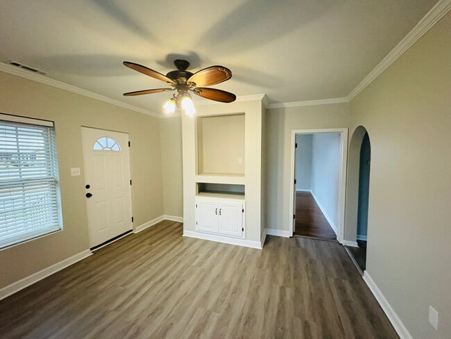 Photo - 703 31st Ave E