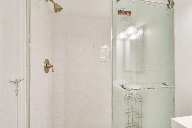 Photo - 409 Constitution Ave NE Unidad 1