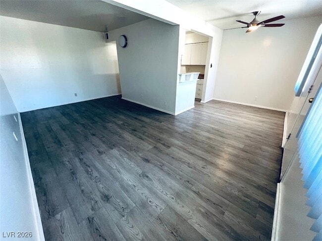 Photo - 3772 Royal Crest St Unidad 19