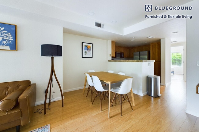 2153 Sonador Commons