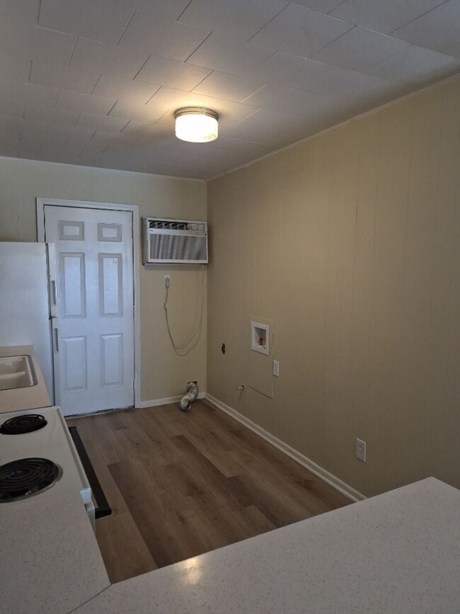 Photo - Bailey Apartments Unit 10