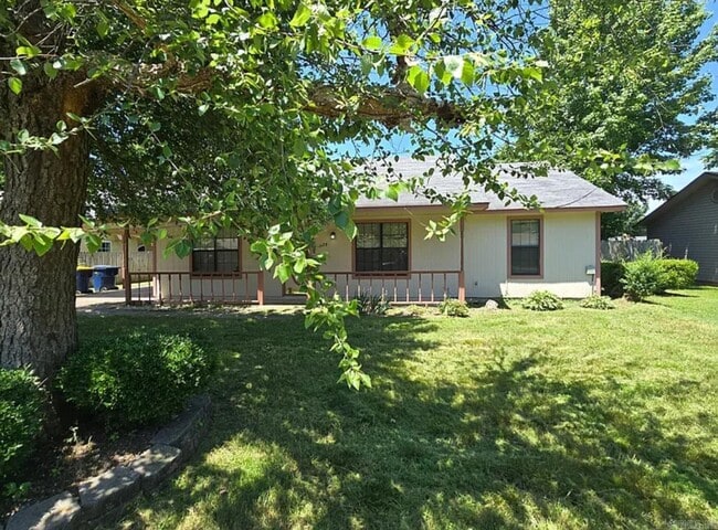Photo - 25 McArthur Dr House