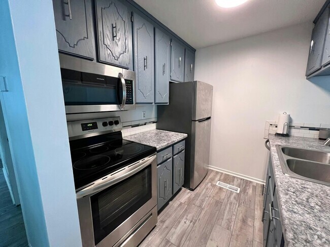 Building Photo - 8850 Jasmine Ln Rental